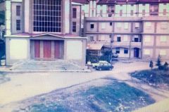2_La-Chiesa-e-sul-lato-dx-il-giardino