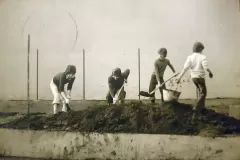 5_Al-lavoro-per-il-giardino_a.jpg